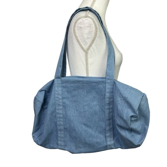 Carrie Underwood from VIP Tour  “Denim & Rhinestones” Blue Duffle Bag 22.5”x14” - Picture 2 of 8